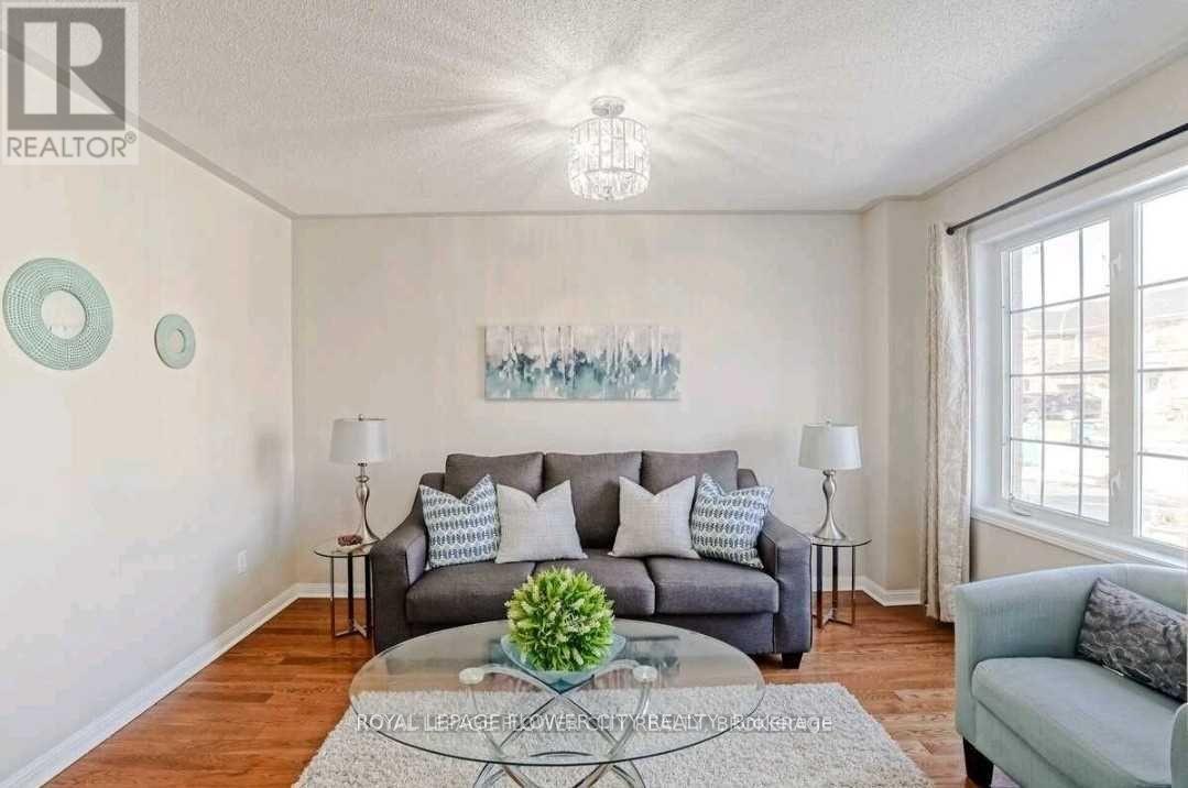 Photo 3 of 65 Tianalee Crescent, Brampton ON