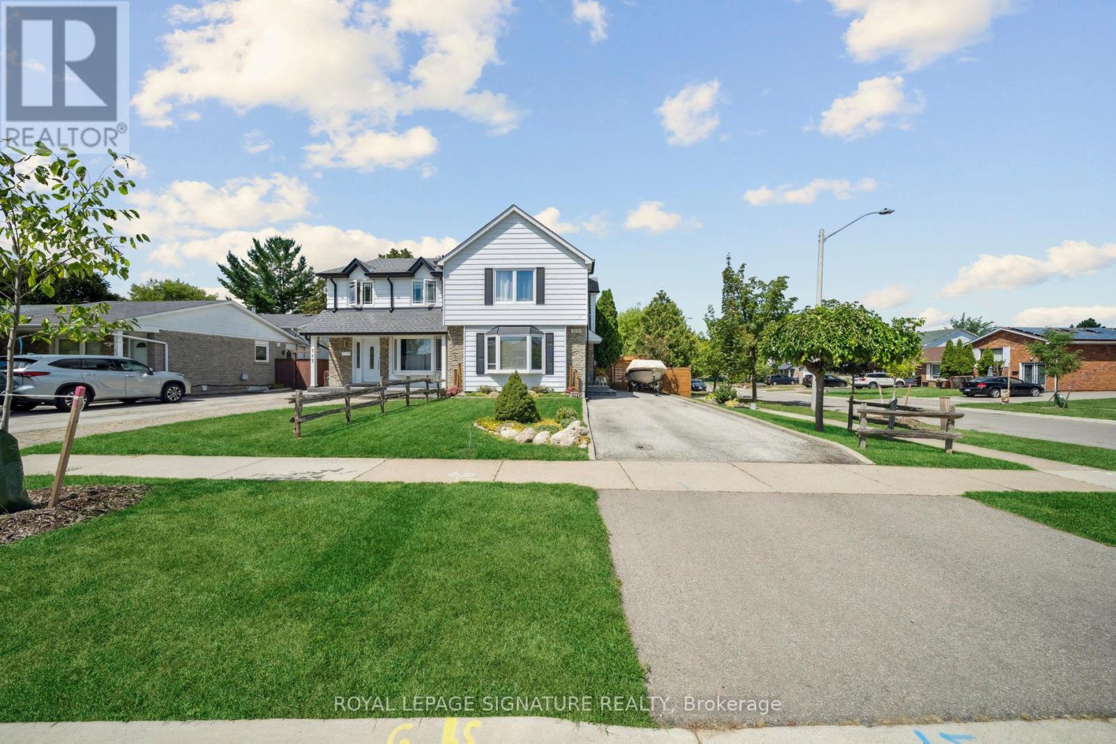 Photo 25 of 519 Galedowns Court, Mississauga ON