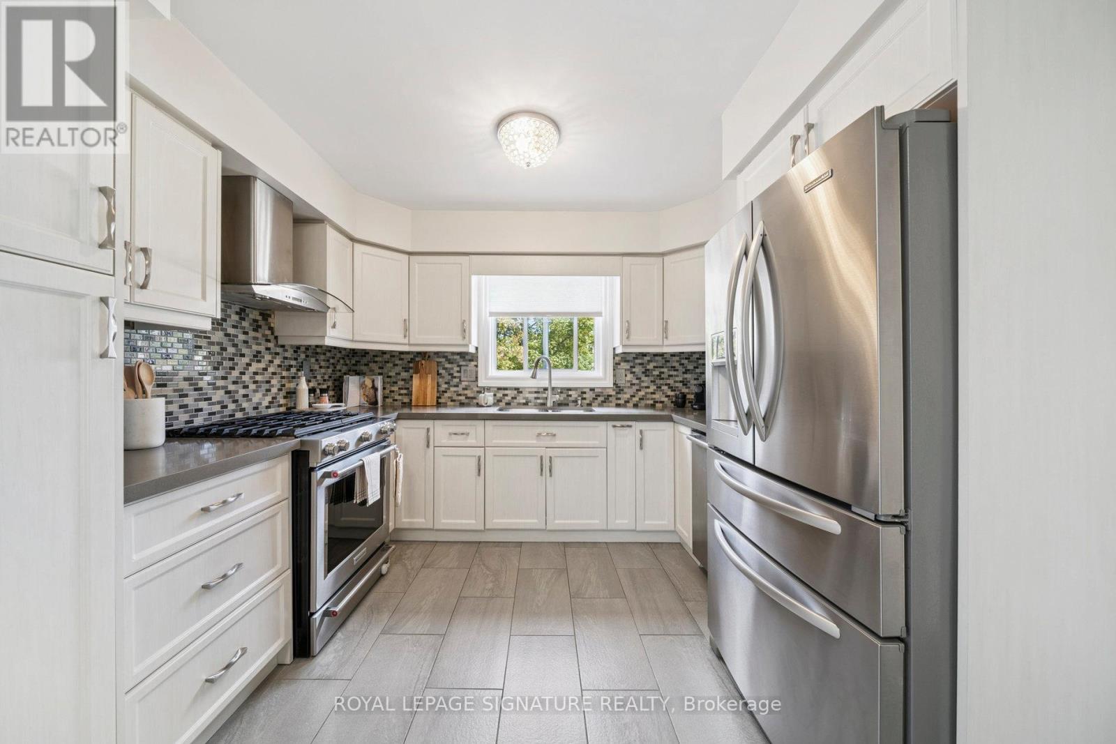 Photo 43 of 519 Galedowns Court, Mississauga ON