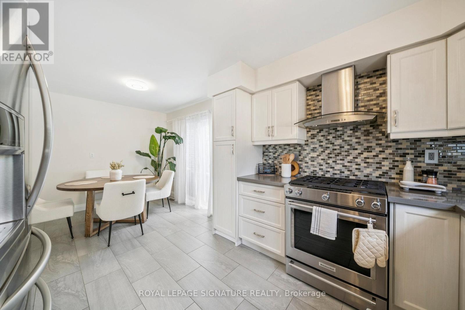 Photo 30 of 519 Galedowns Court, Mississauga ON