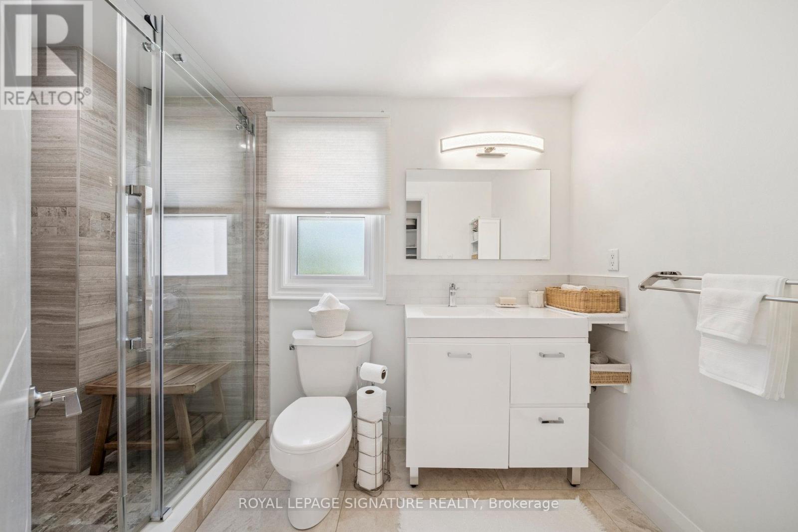 Photo 34 of 519 Galedowns Court, Mississauga ON