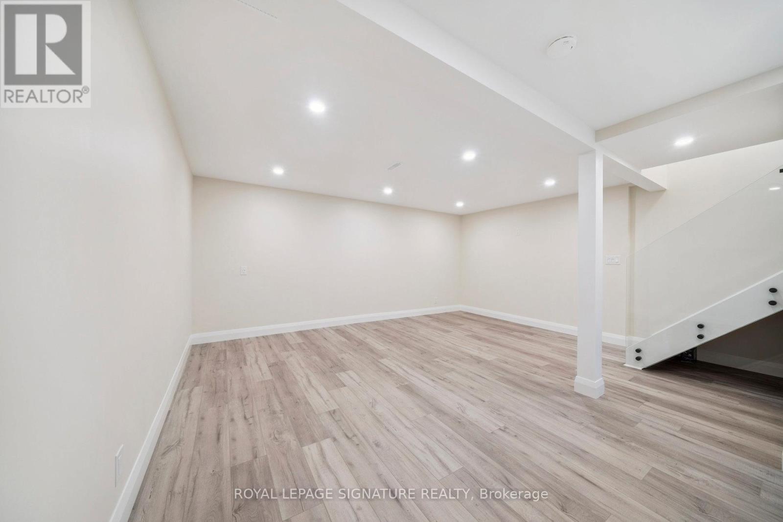 Photo 6 of 519 Galedowns Court, Mississauga ON