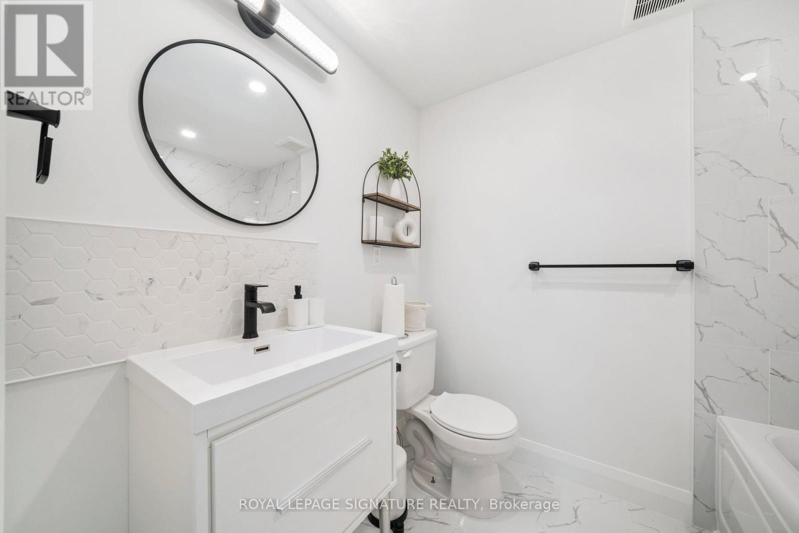 Photo 16 of 519 Galedowns Court, Mississauga ON