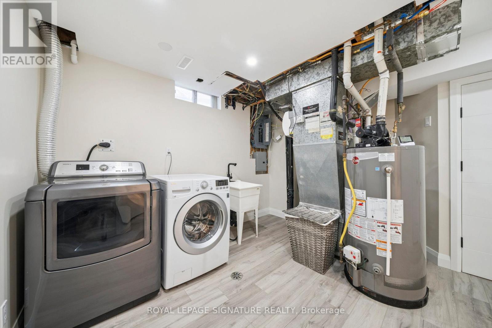 Photo 10 of 519 Galedowns Court, Mississauga ON