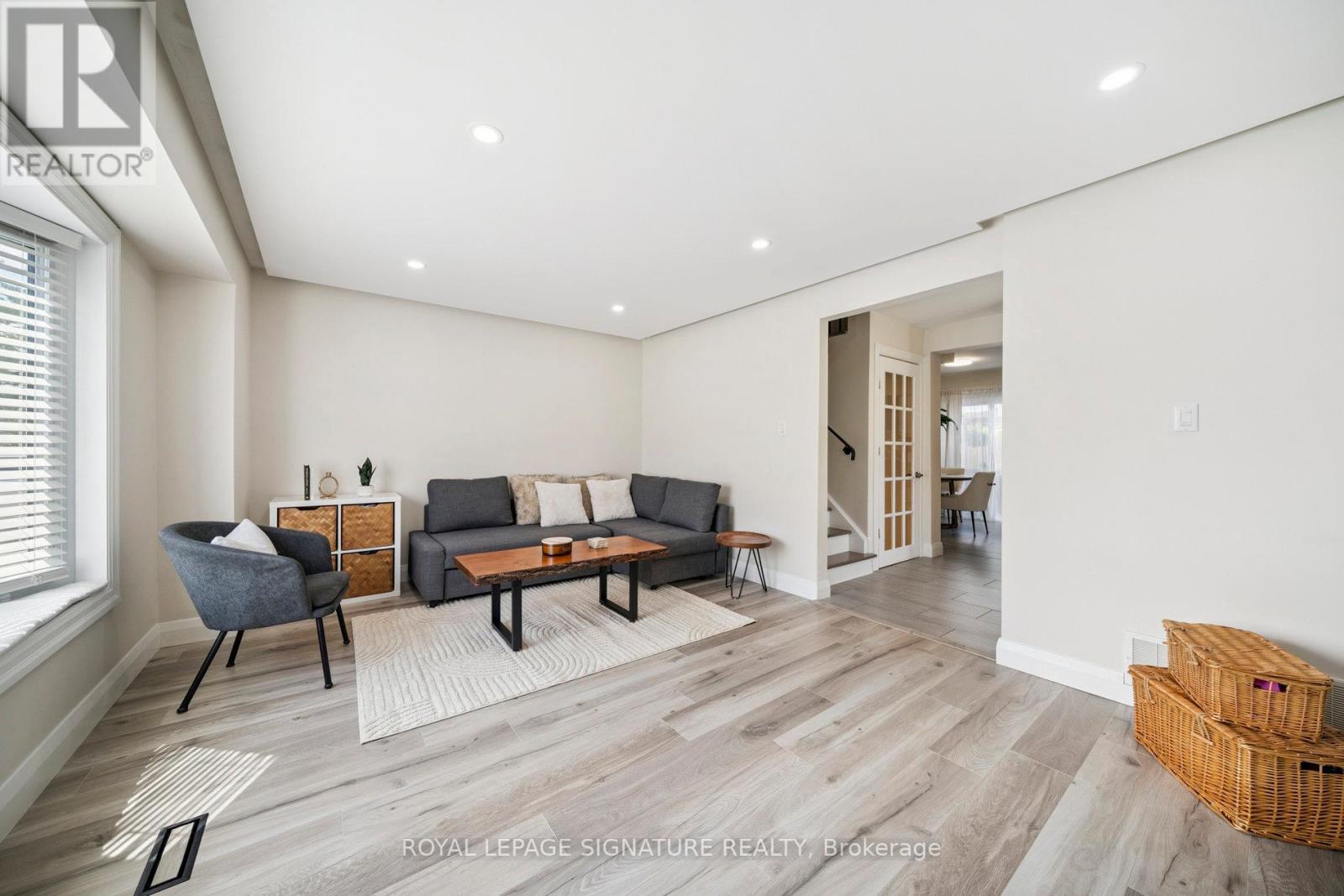 Photo 23 of 519 Galedowns Court, Mississauga ON