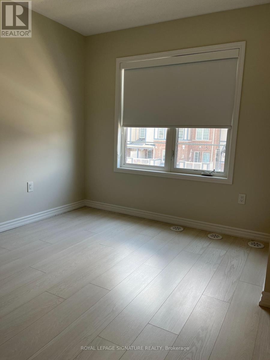 Photo 18 of 126 Christopher Road, Oakville ON
