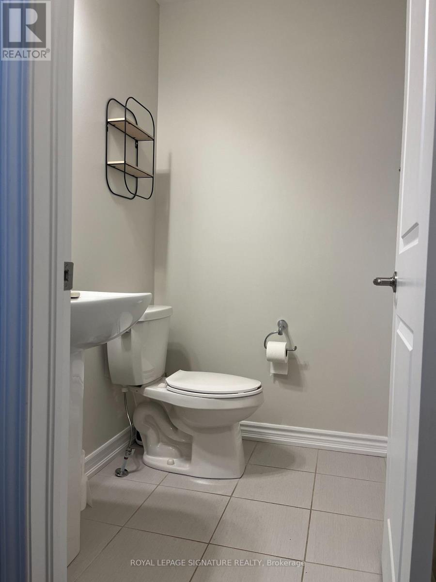 Photo 9 of 126 Christopher Road, Oakville ON