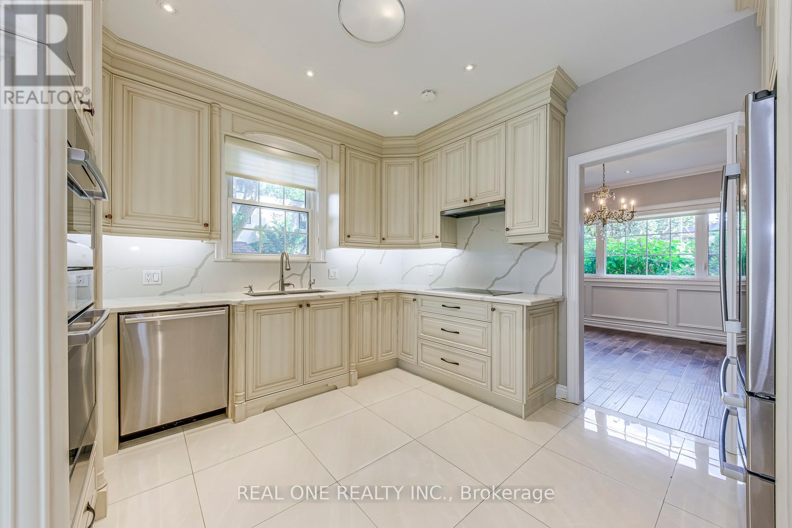 Photo 30 of 308 Morrison Road, Oakville ON