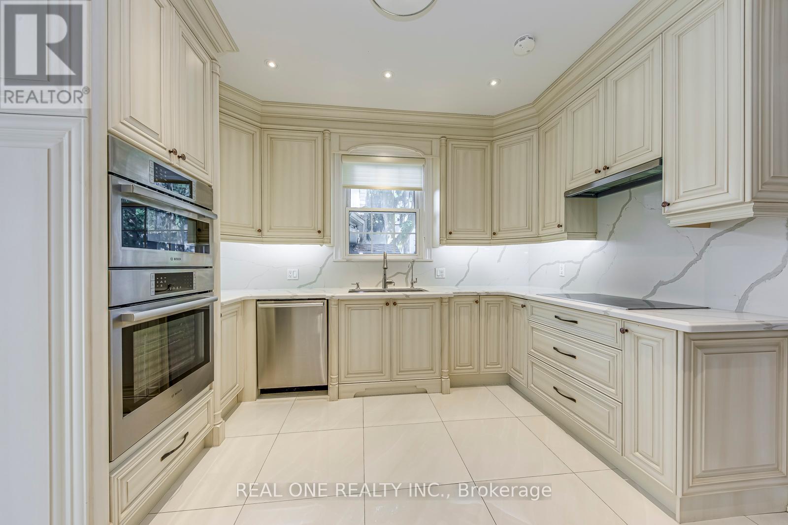 Photo 19 of 308 Morrison Road, Oakville ON