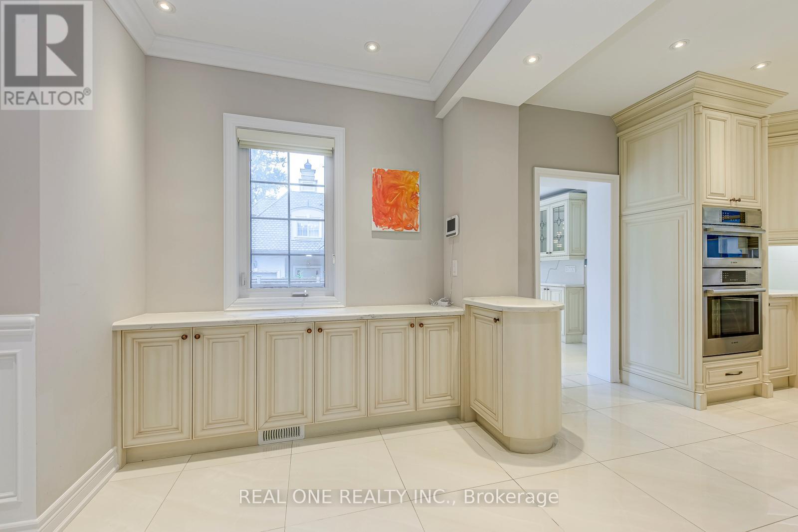 Photo 17 of 308 Morrison Road, Oakville ON