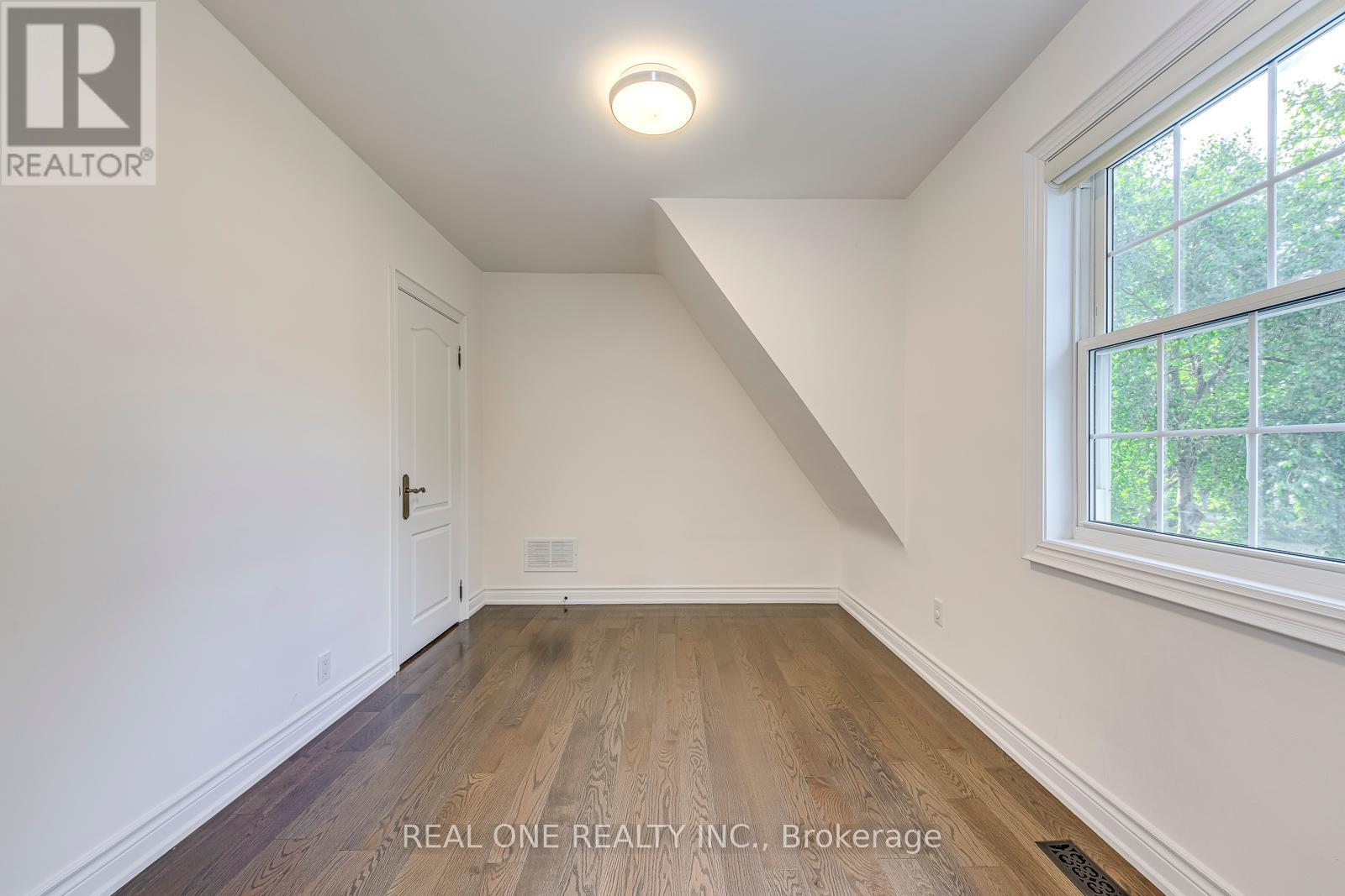 Photo 23 of 308 Morrison Road, Oakville ON