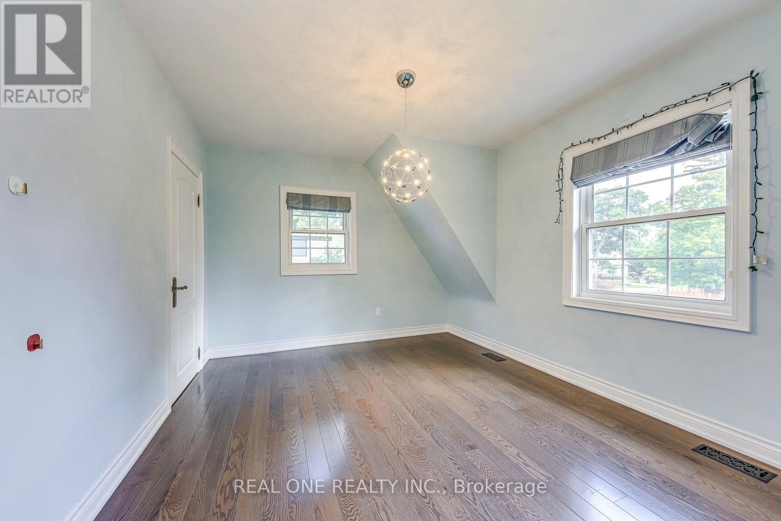 Photo 35 of 308 Morrison Road, Oakville ON