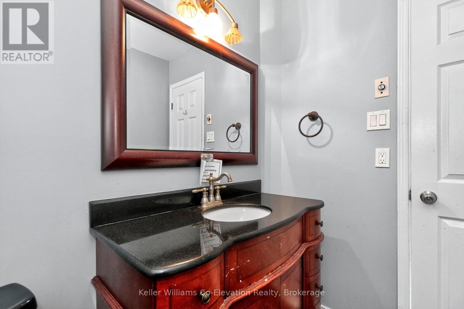 Photo 12 of 8 Bridle Road, Penetanguishene ON