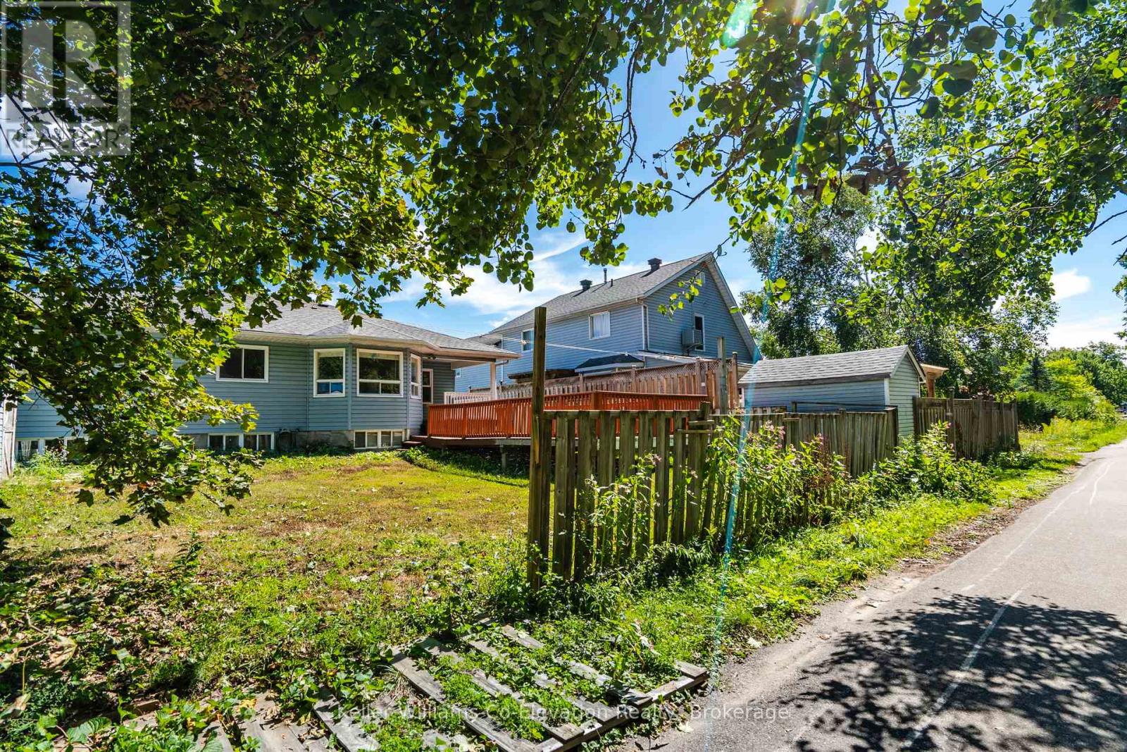 Photo 23 of 8 Bridle Road, Penetanguishene ON