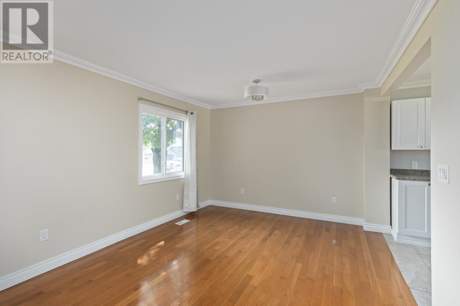 Photo 14 of 239 Letcher St, Sault Ste Marie ON