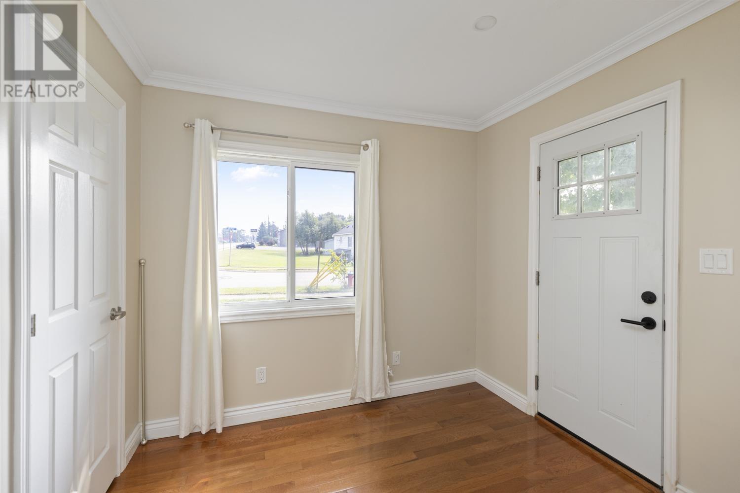 Photo 24 of 239 Letcher St, Sault Ste Marie ON