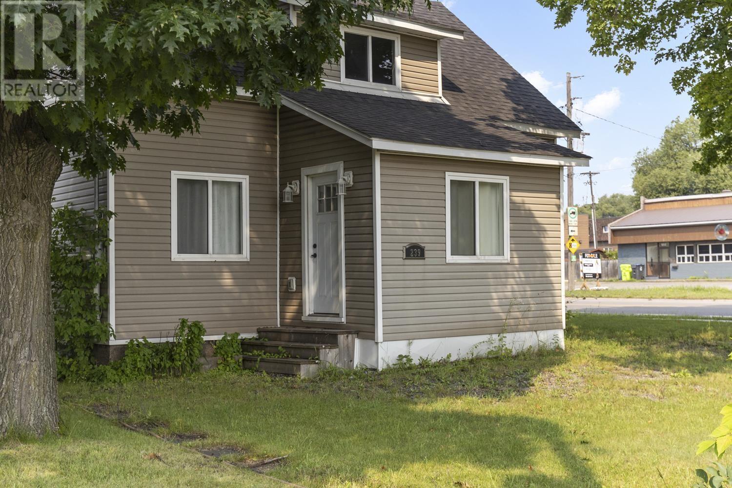 Photo 15 of 239 Letcher St, Sault Ste Marie ON
