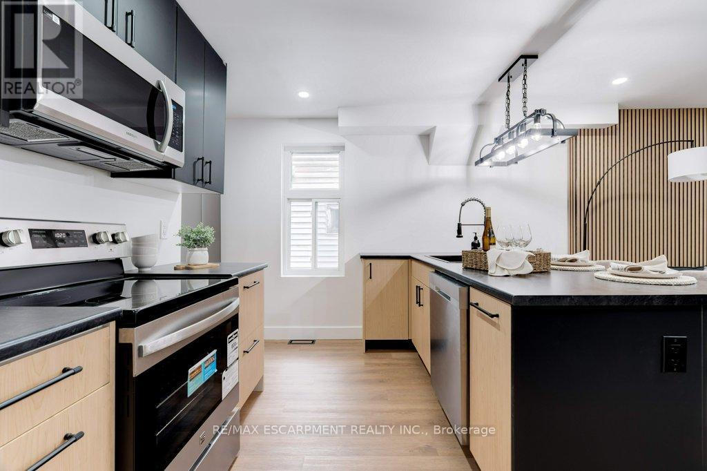 Photo 20 of 8 Whitfield Avenue, Hamilton ON