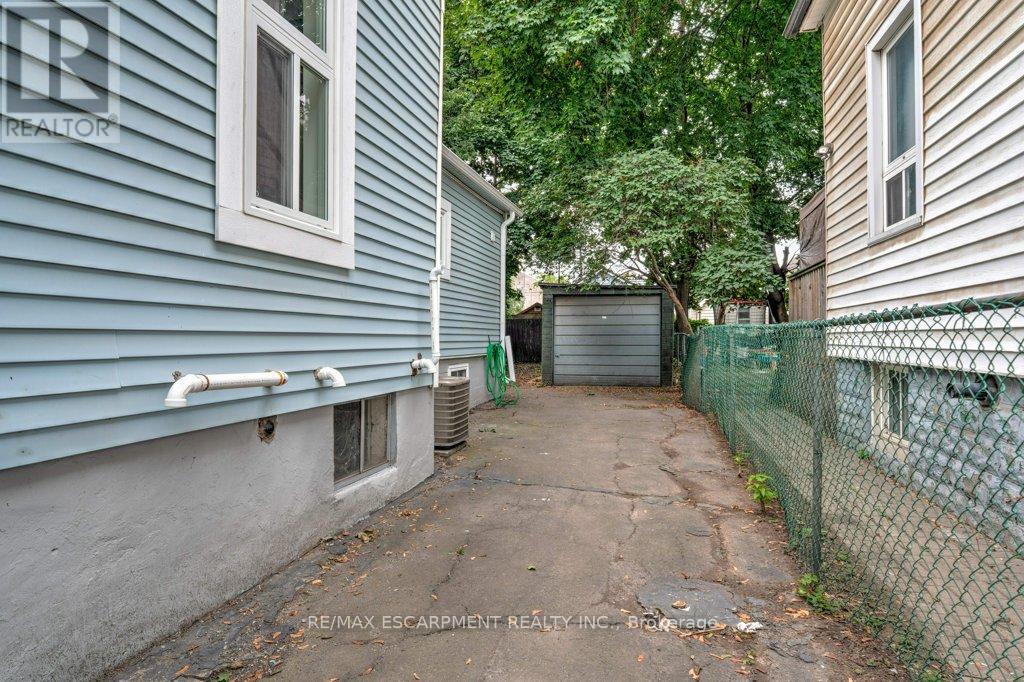 Photo 33 of 8 Whitfield Avenue, Hamilton ON
