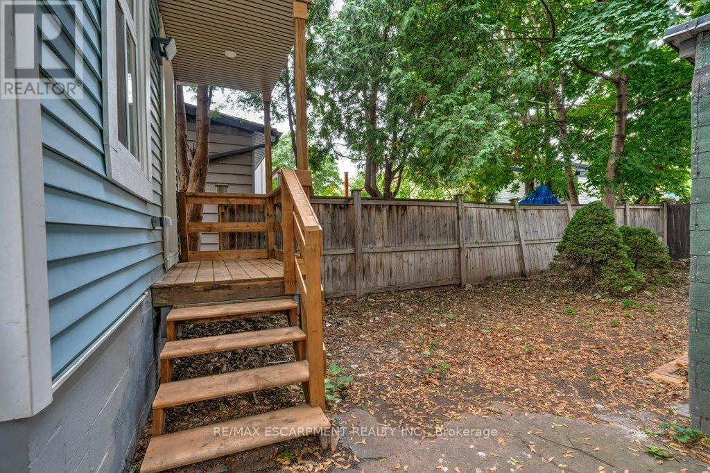 Photo 35 of 8 Whitfield Avenue, Hamilton ON