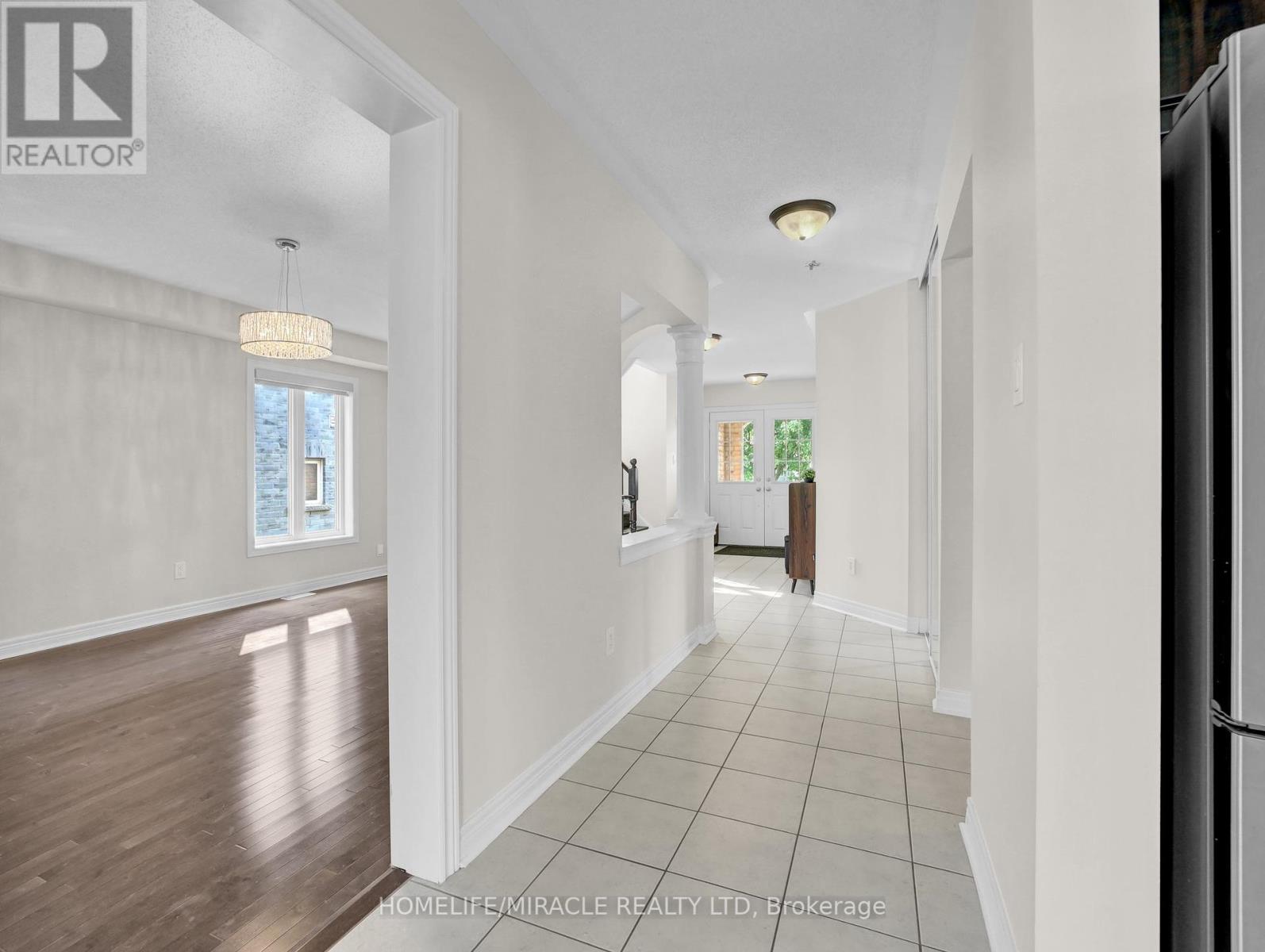 Photo 10 of 26 Stephenson Road, Brantford ON