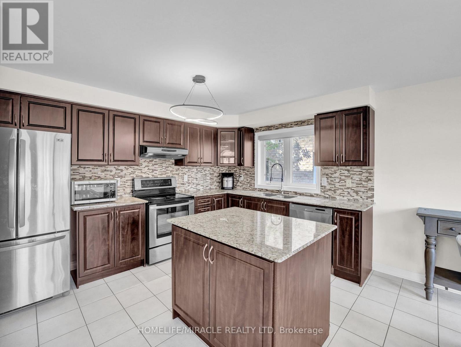 Photo 19 of 26 Stephenson Road, Brantford ON