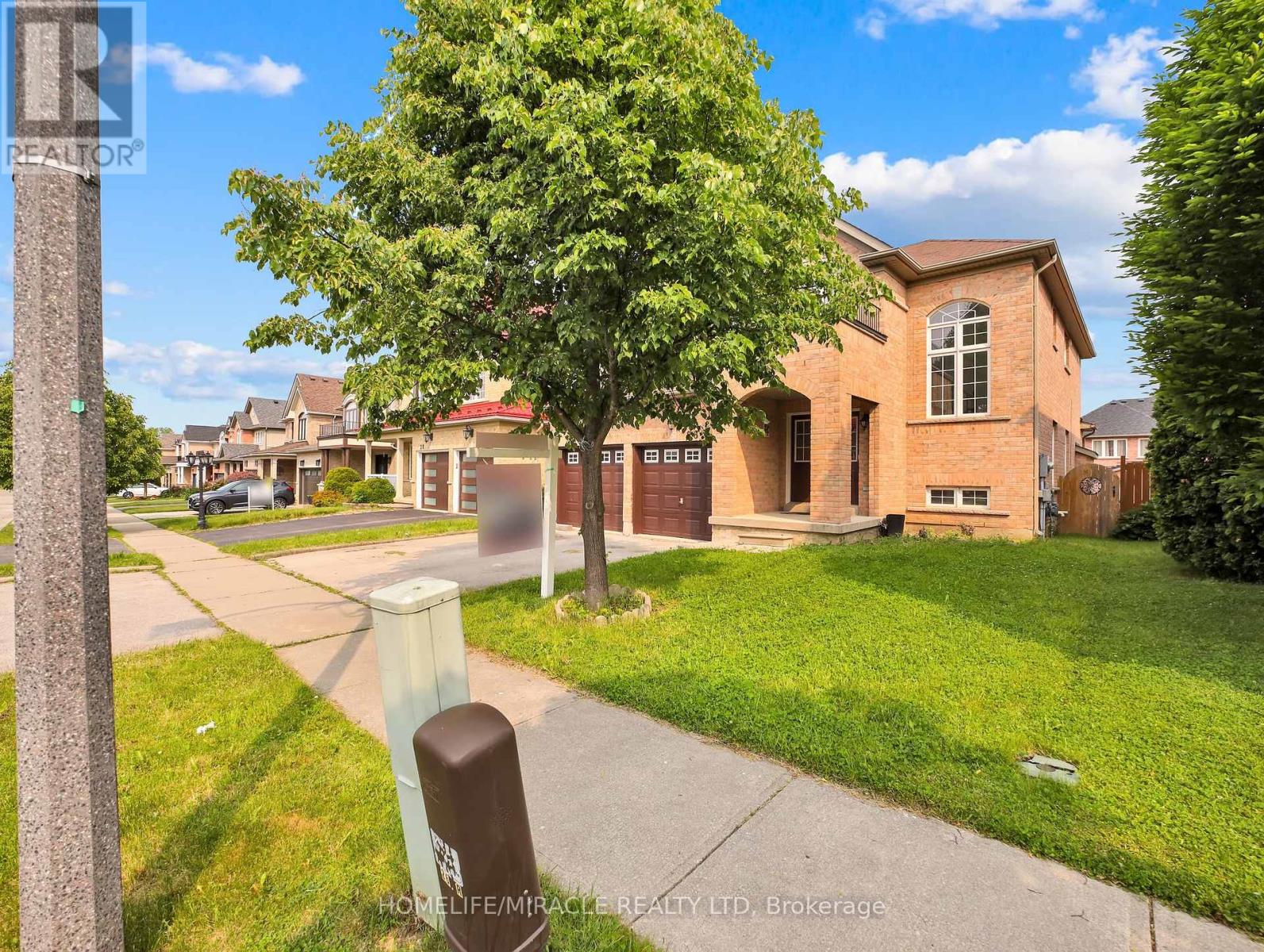 Photo 2 of 26 Stephenson Road, Brantford ON