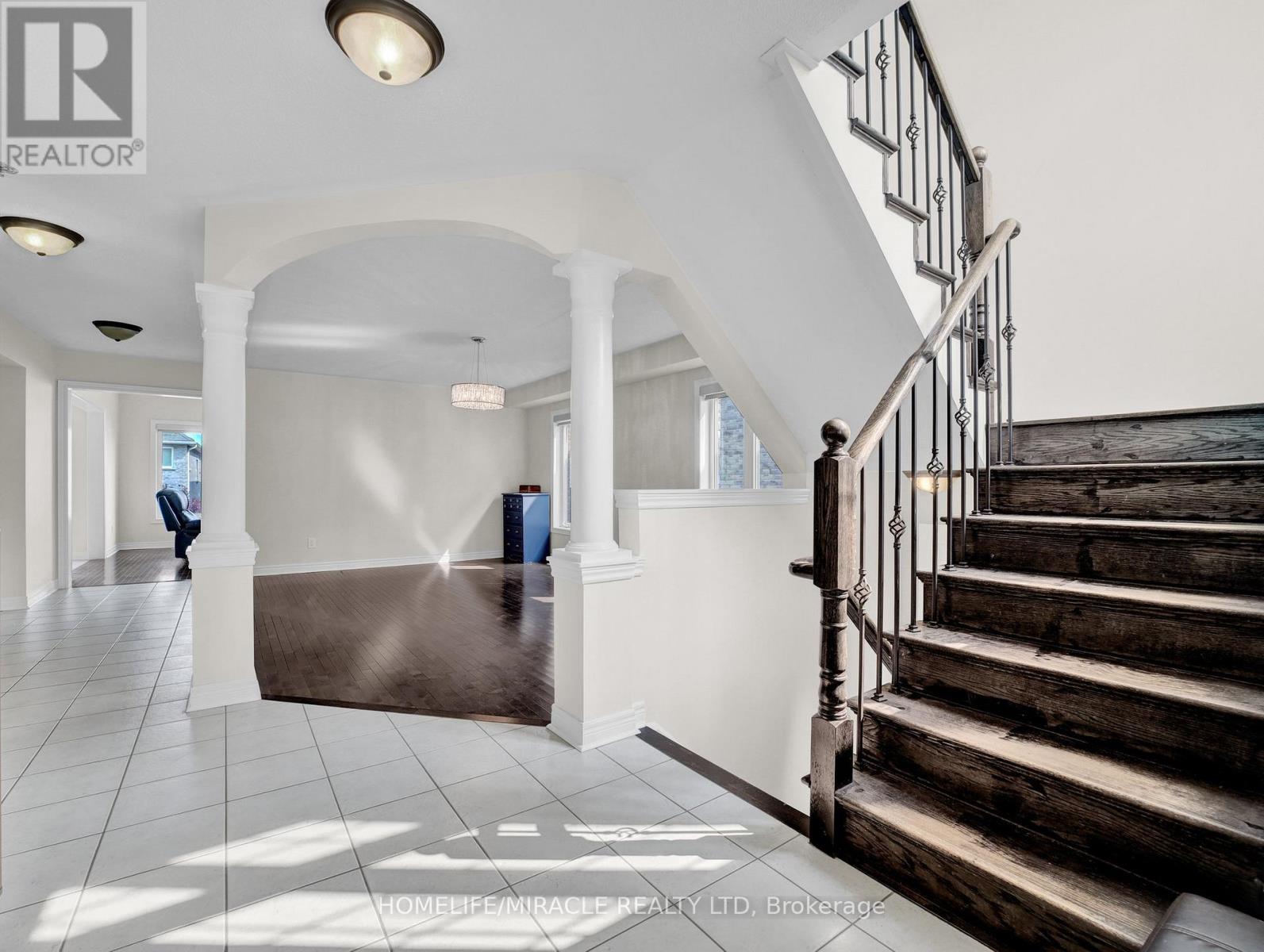 Photo 21 of 26 Stephenson Road, Brantford ON
