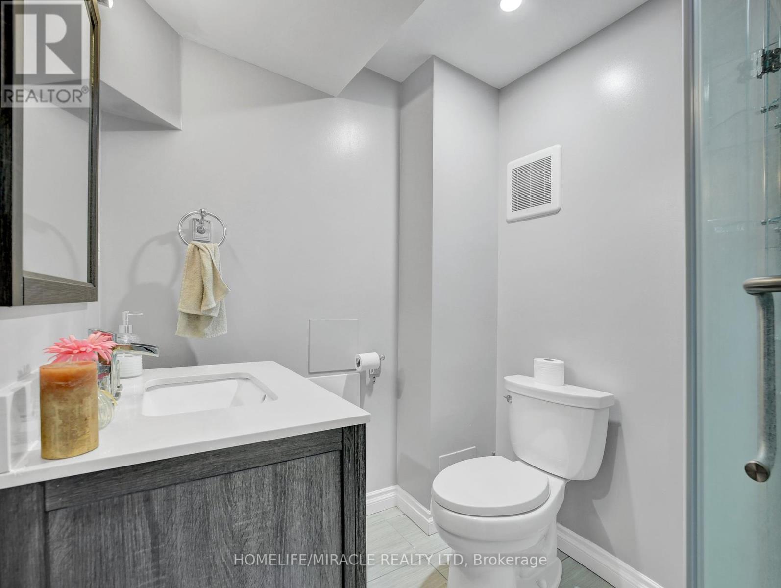 Photo 40 of 26 Stephenson Road, Brantford ON