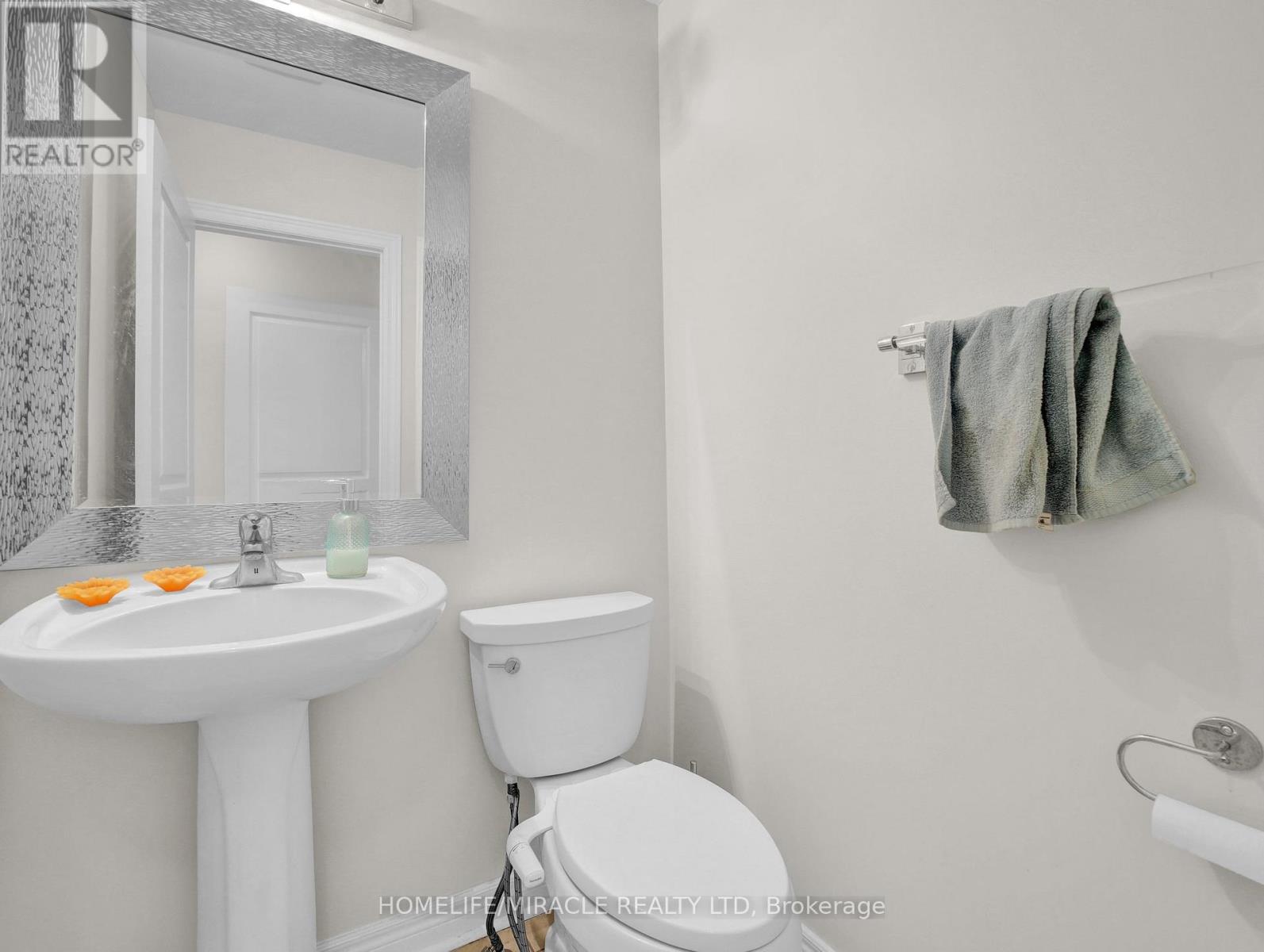 Photo 41 of 26 Stephenson Road, Brantford ON