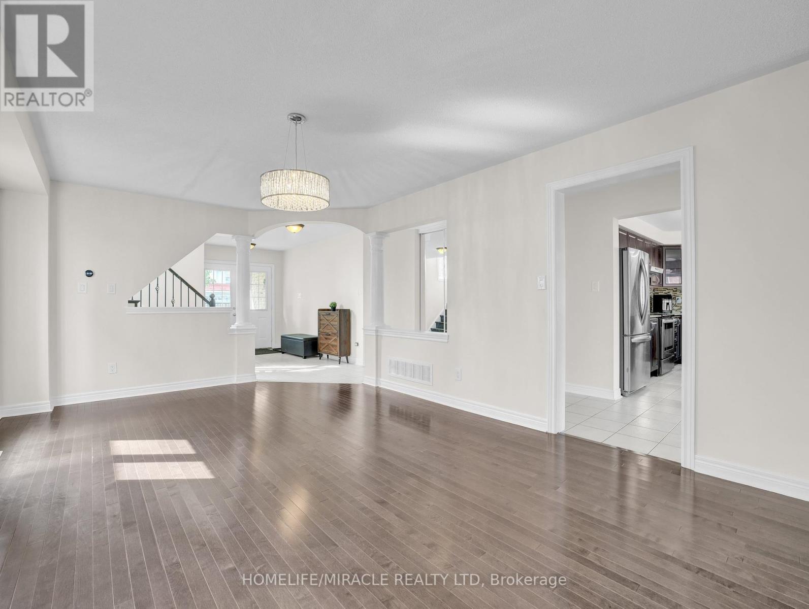 Photo 8 of 26 Stephenson Road, Brantford ON