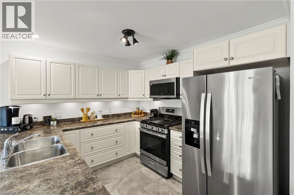 Photo 14 of 3923 Sunset Lane, Vineland ON