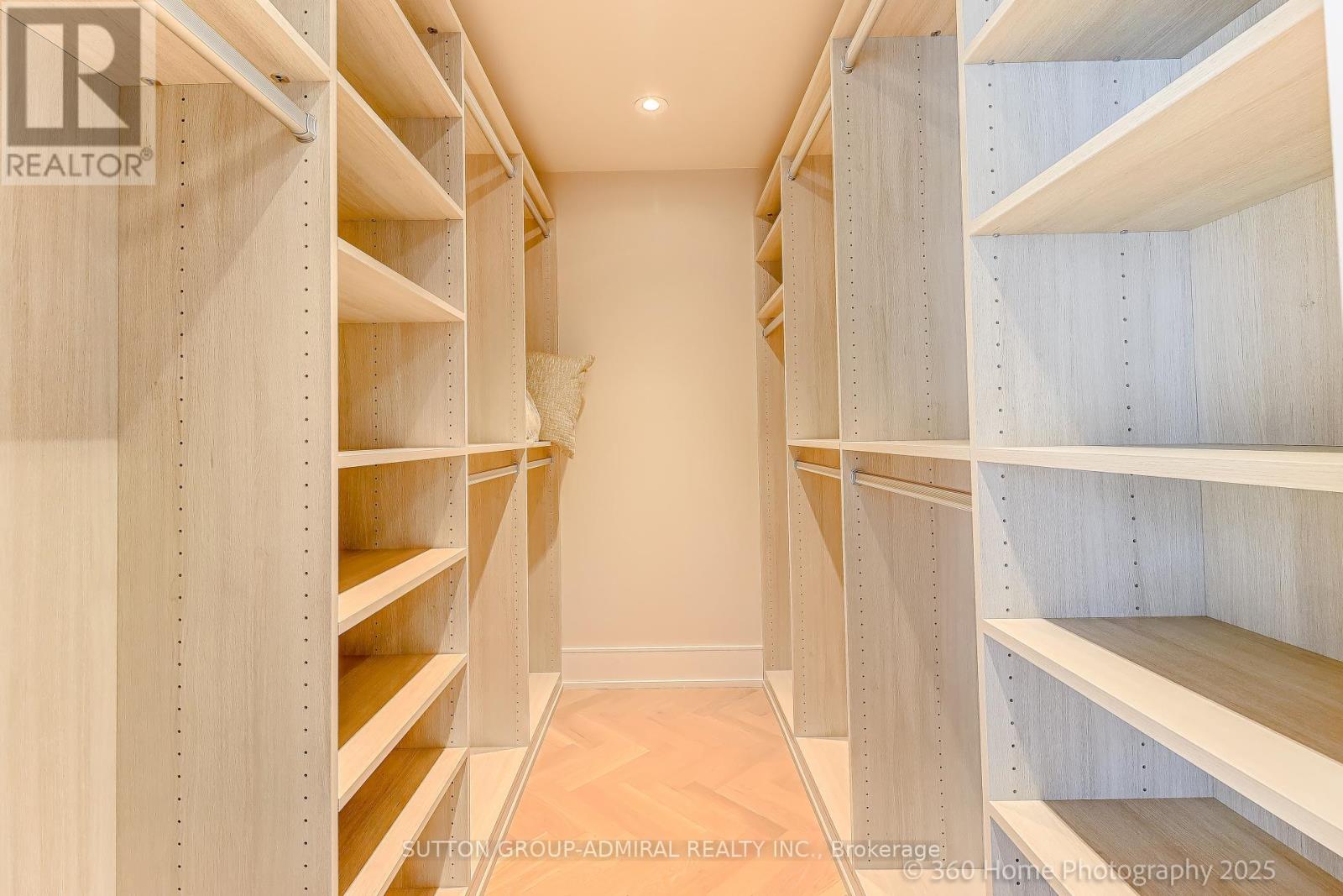 Photo 42 of 3009 10 Inn On The Park Drive, Toronto ON