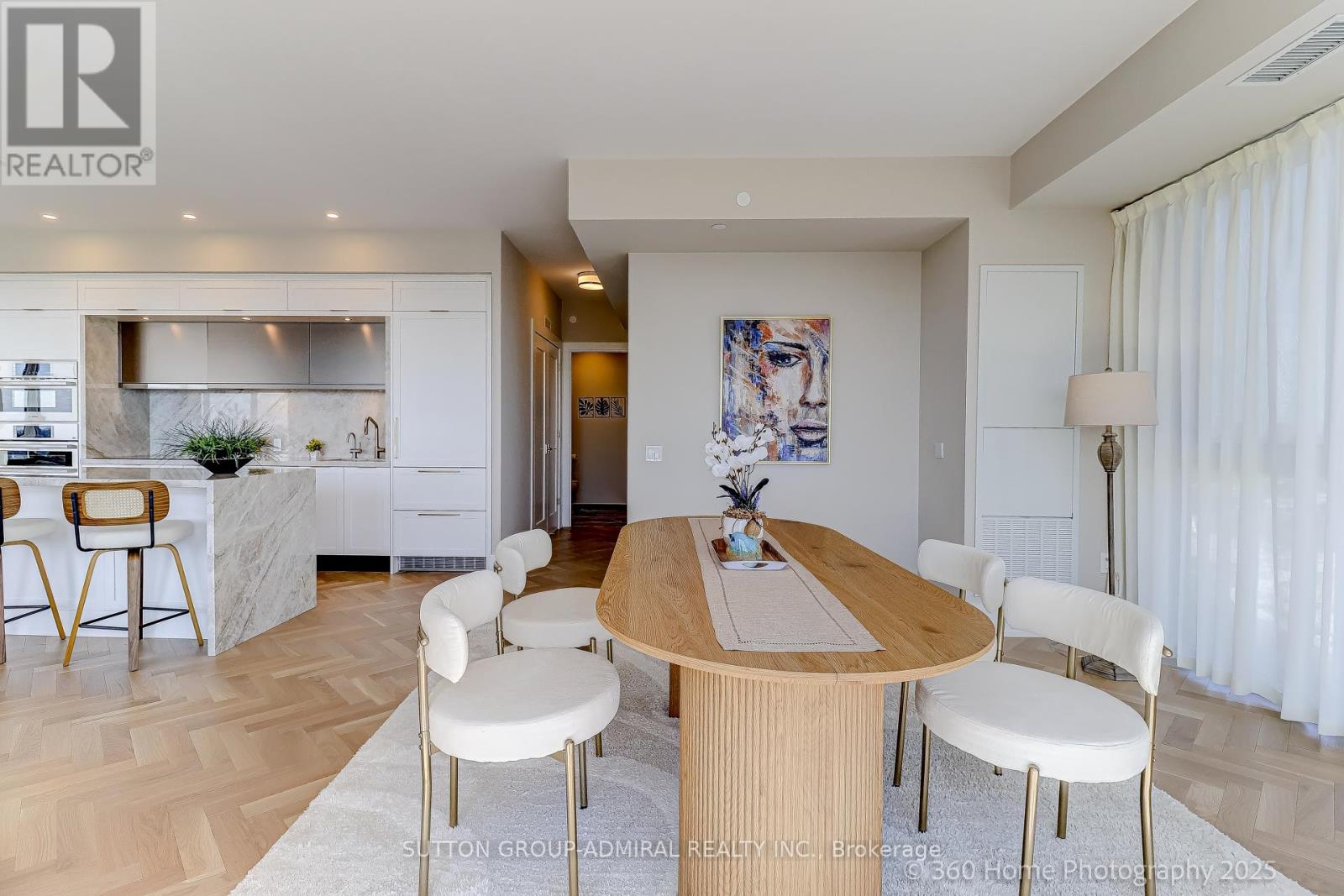 Photo 3 of 3009 10 Inn On The Park Drive, Toronto ON