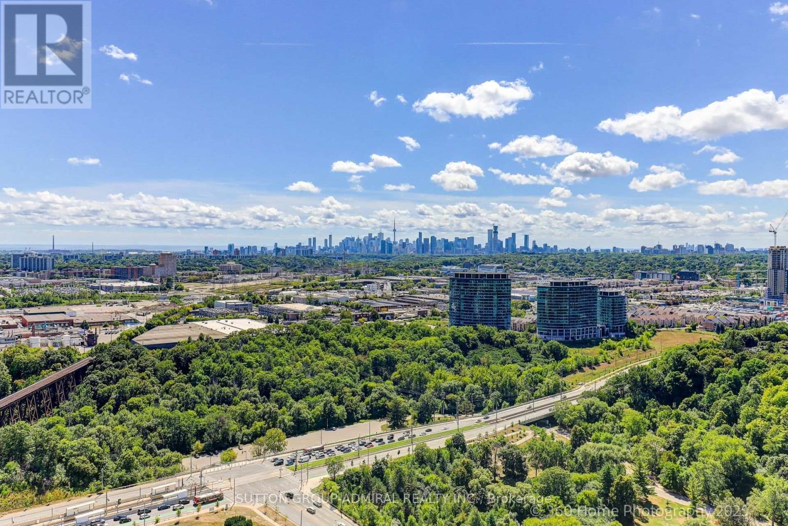 Photo 44 of 3009 10 Inn On The Park Drive, Toronto ON