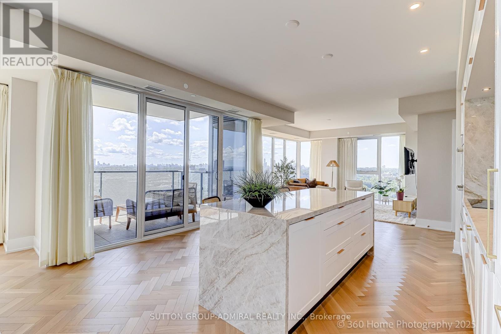 Photo 18 of 3009 10 Inn On The Park Drive, Toronto ON