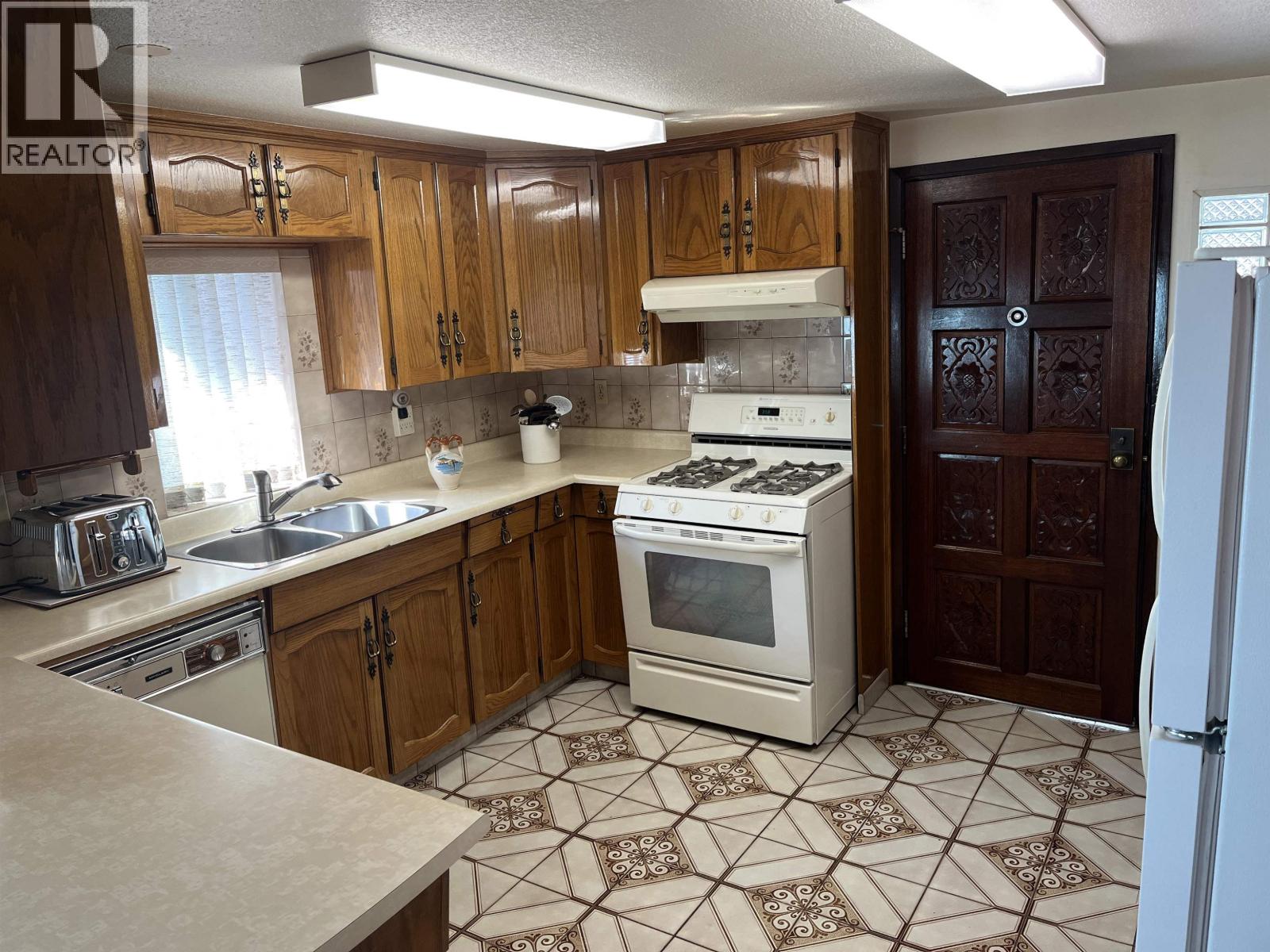 Photo 7 of 3961 Venables Street, Burnaby BC