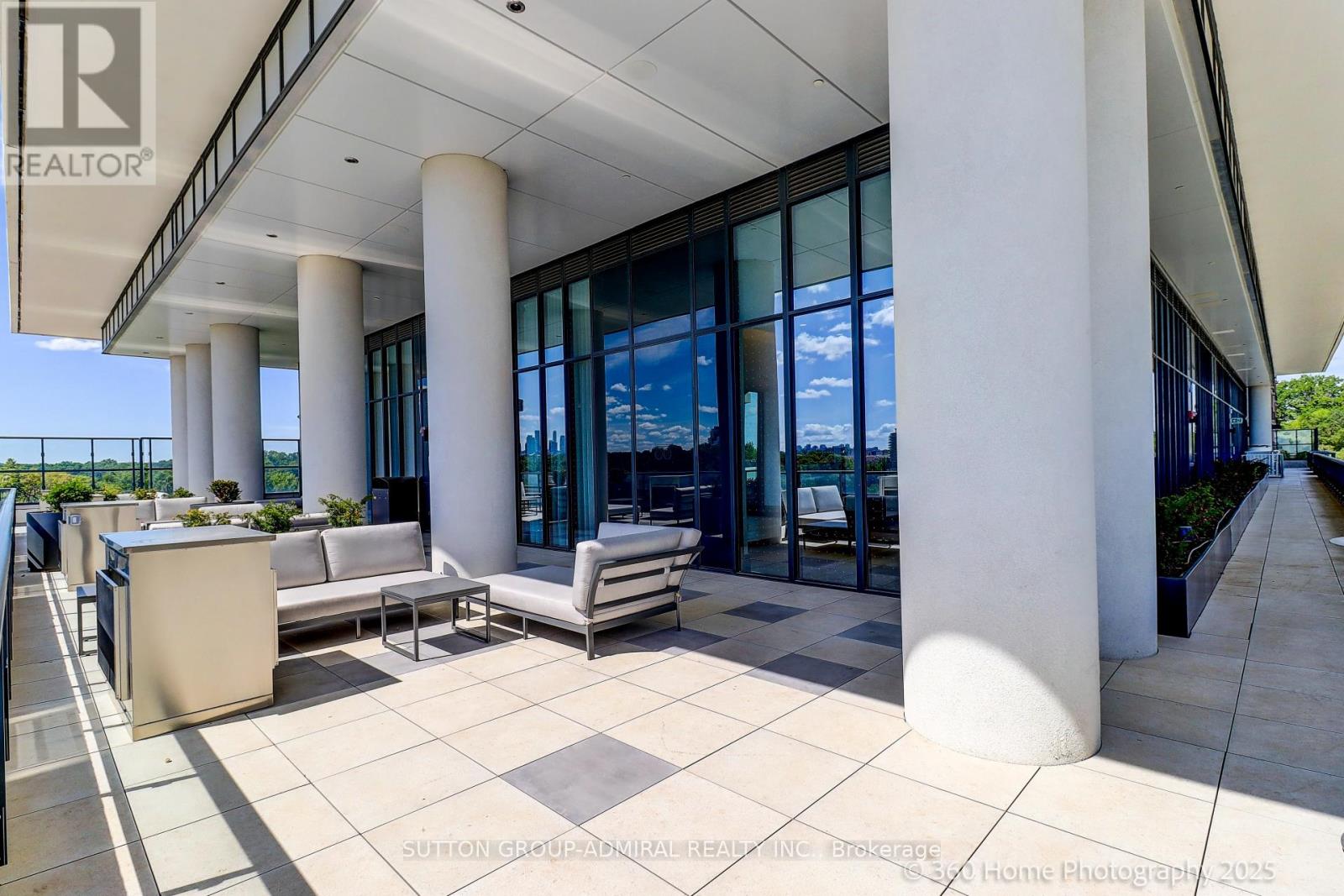 Photo 13 of 3009 10 Inn On The Park Drive, Toronto ON