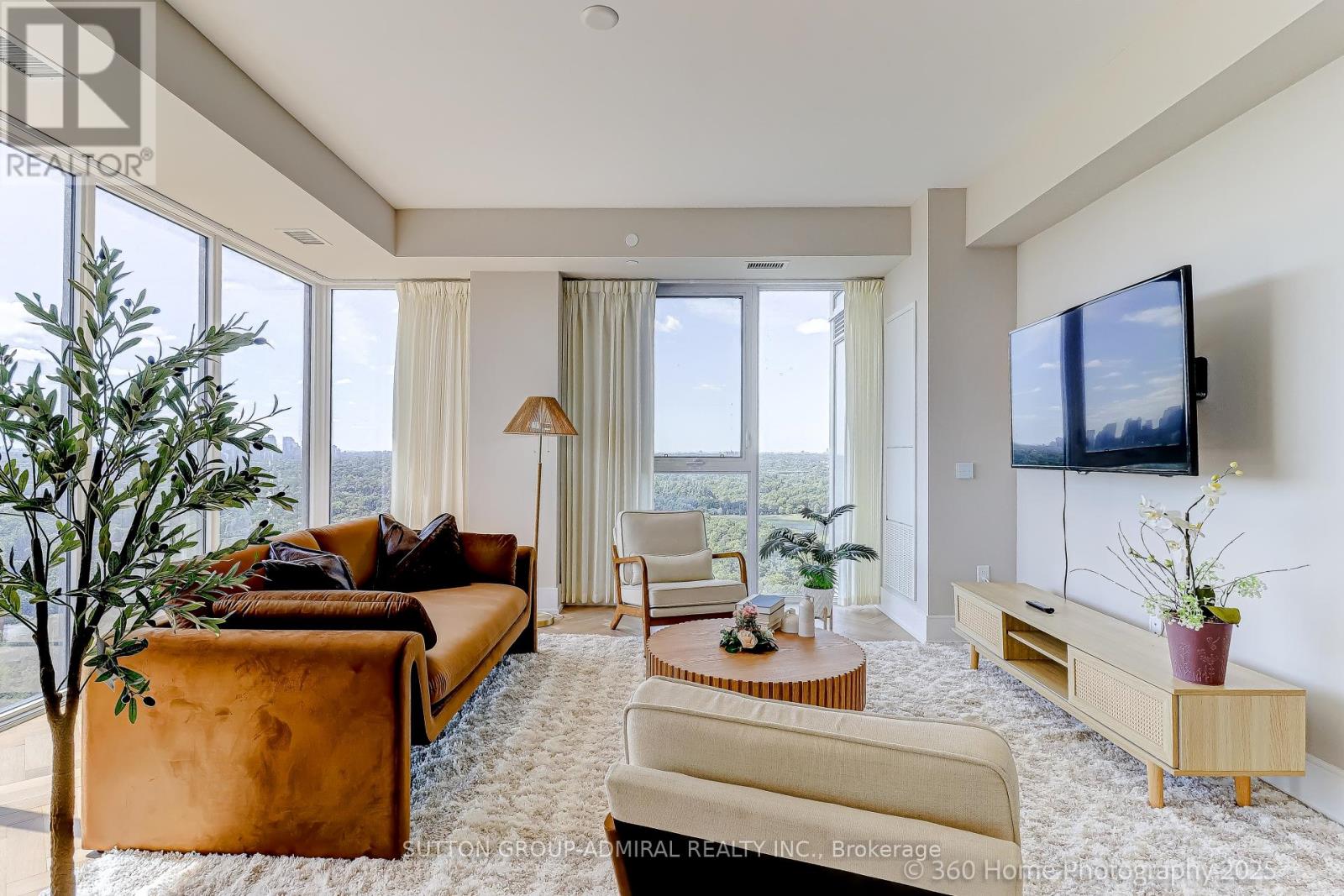 Photo 1 of 3009 10 Inn On The Park Drive, Toronto ON