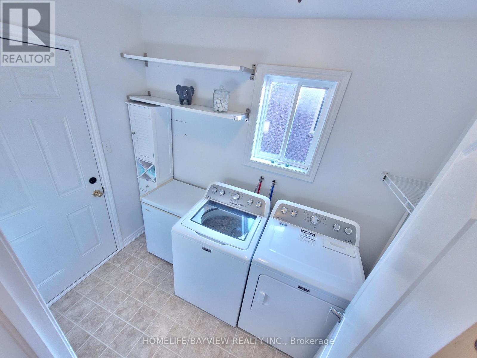 Photo 34 of 44 Thicketwood Avenue, Barrie ON