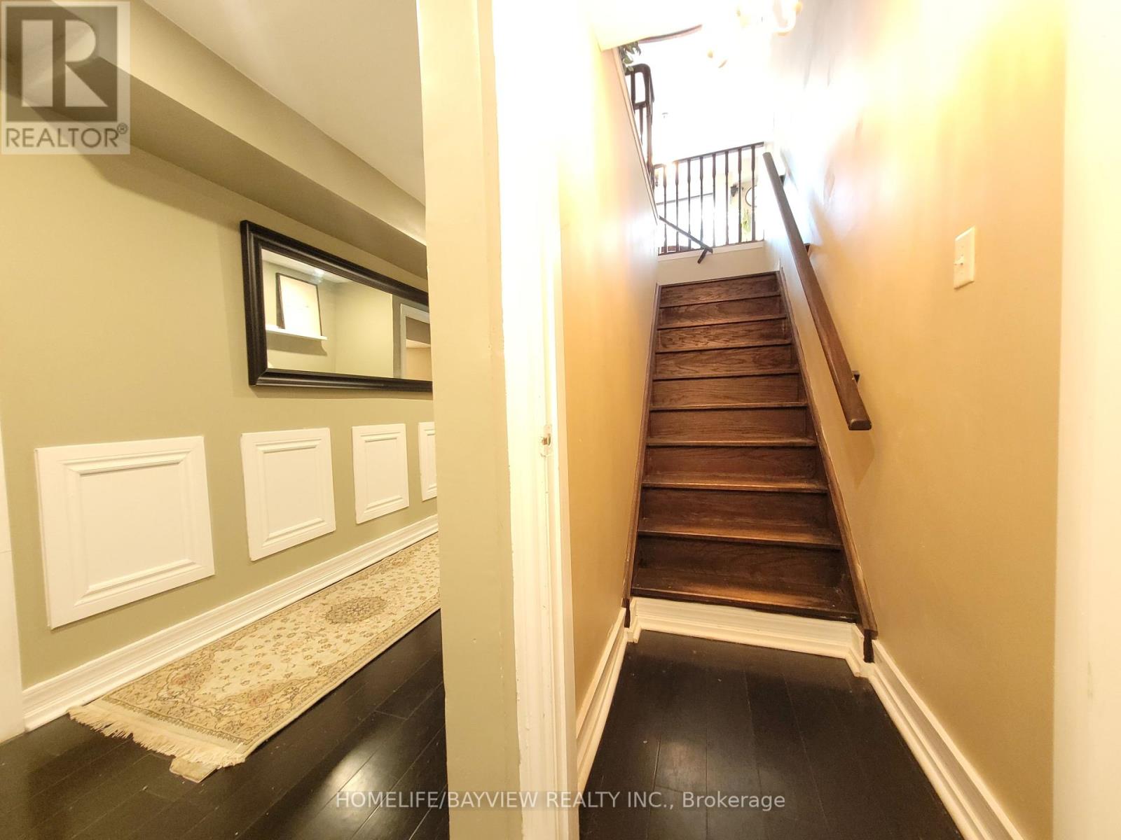 Photo 23 of 44 Thicketwood Avenue, Barrie ON