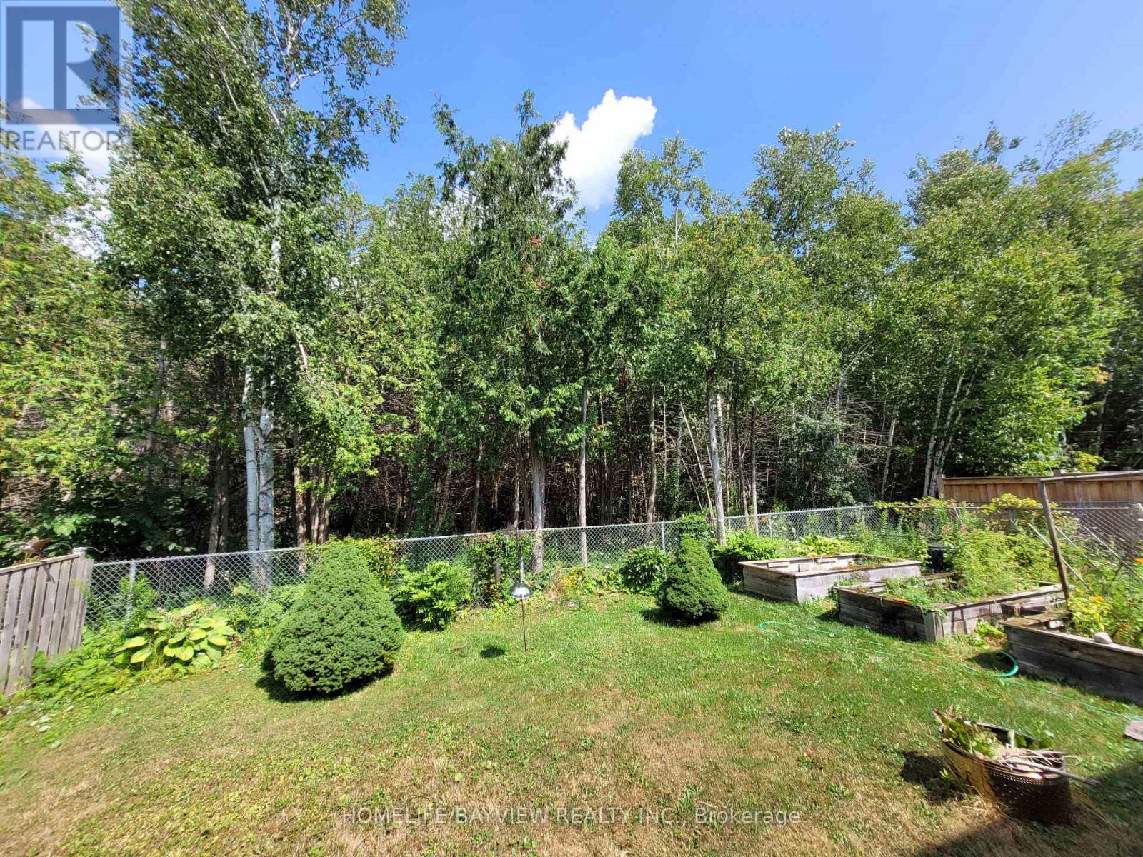 Photo 15 of 44 Thicketwood Avenue, Barrie ON