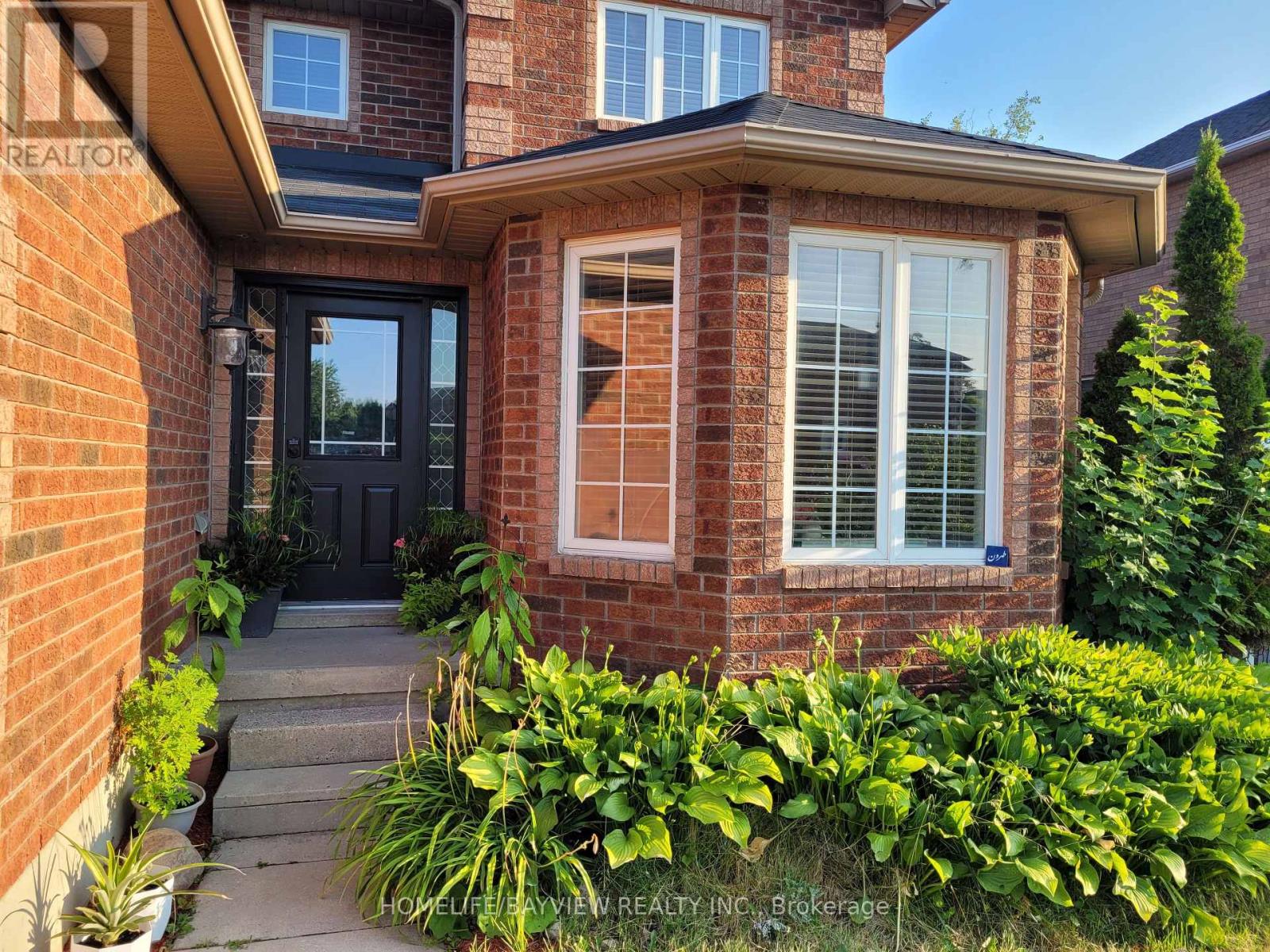 Photo 31 of 44 Thicketwood Avenue, Barrie ON