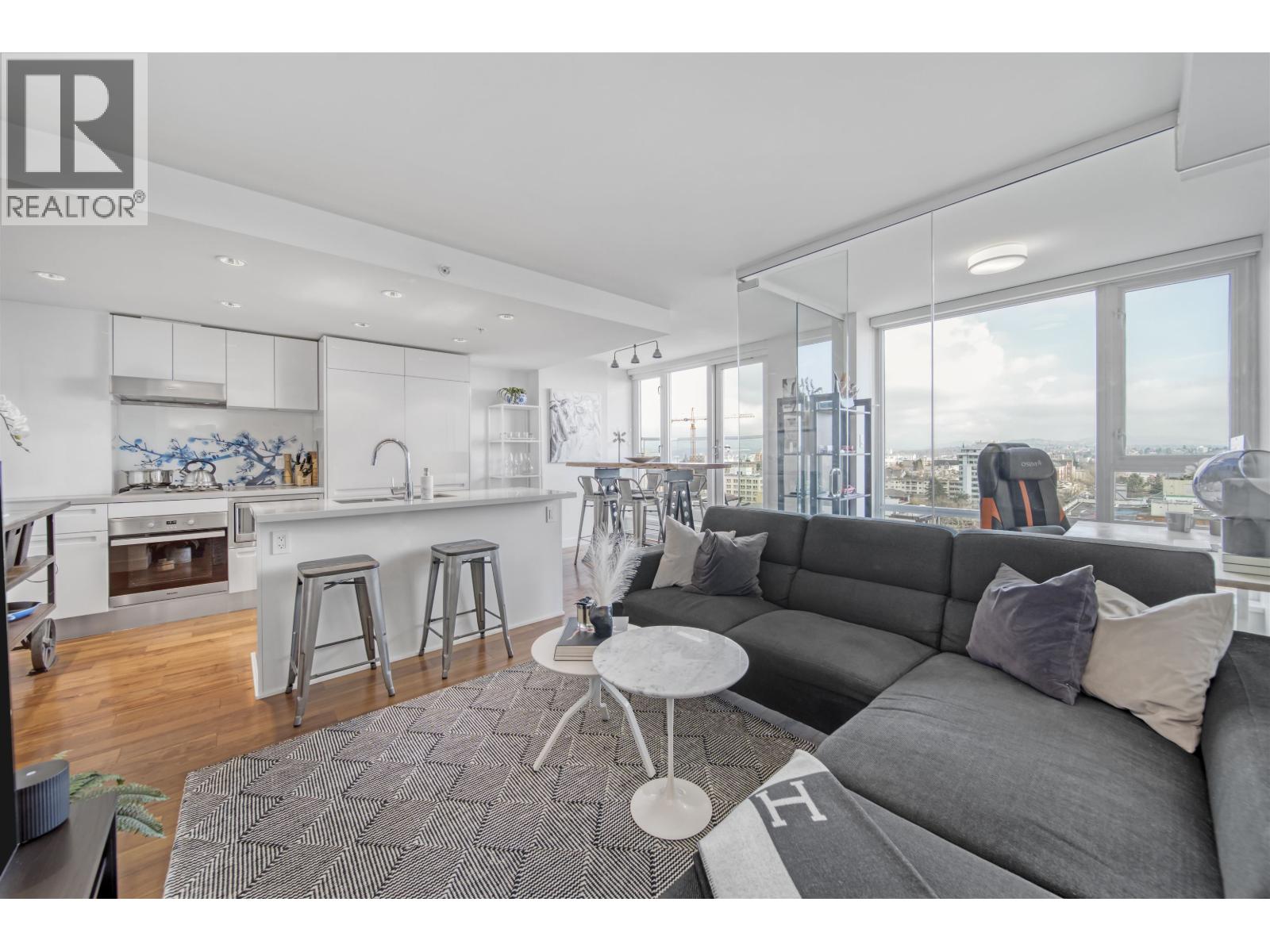 Photo 14 of Ph 7 188 Keefer Street, Vancouver BC
