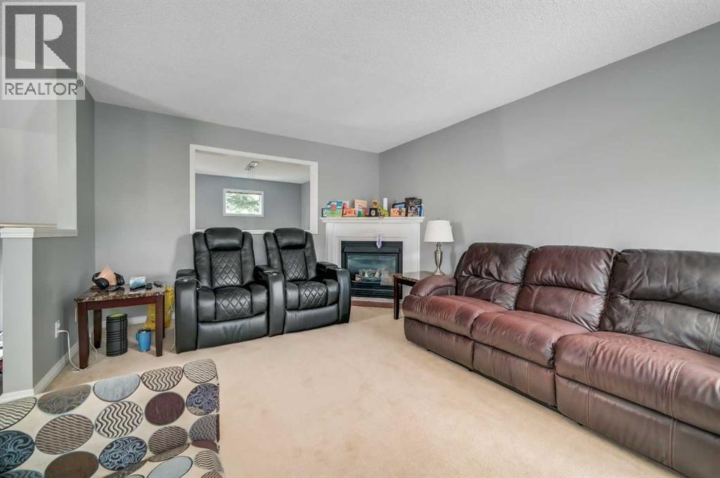 Single Family House 4 Level for Sale in  Country Hills Cove NW Country Hills Calgary 