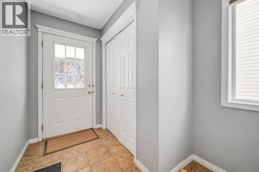 Single Family House 4 Level for Sale in  Country Hills Cove NW Country Hills Calgary 