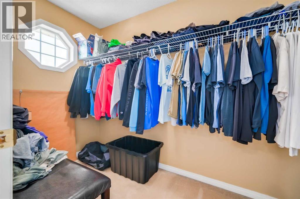 Single Family House 4 Level for Sale in  Country Hills Cove NW Country Hills Calgary 