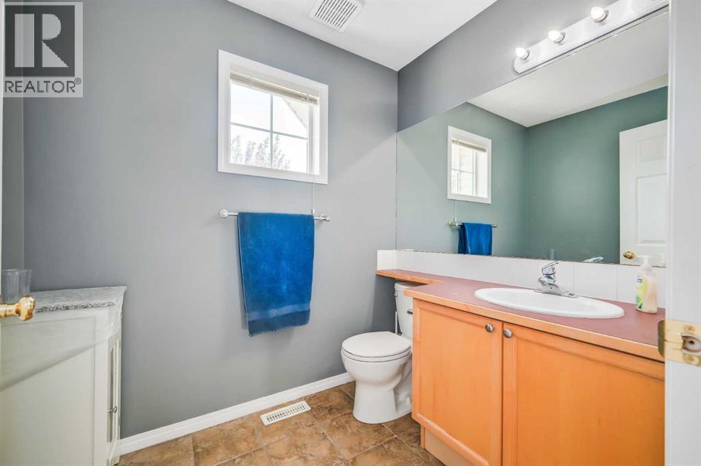 Single Family House 4 Level for Sale in  Country Hills Cove NW Country Hills Calgary 