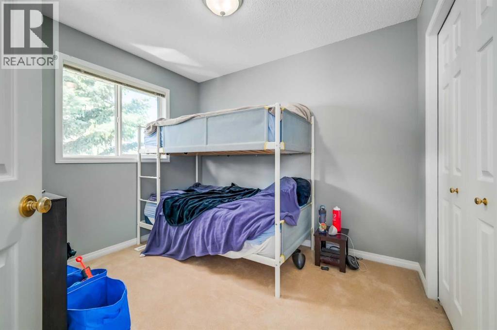 Single Family House 4 Level for Sale in  Country Hills Cove NW Country Hills Calgary 
