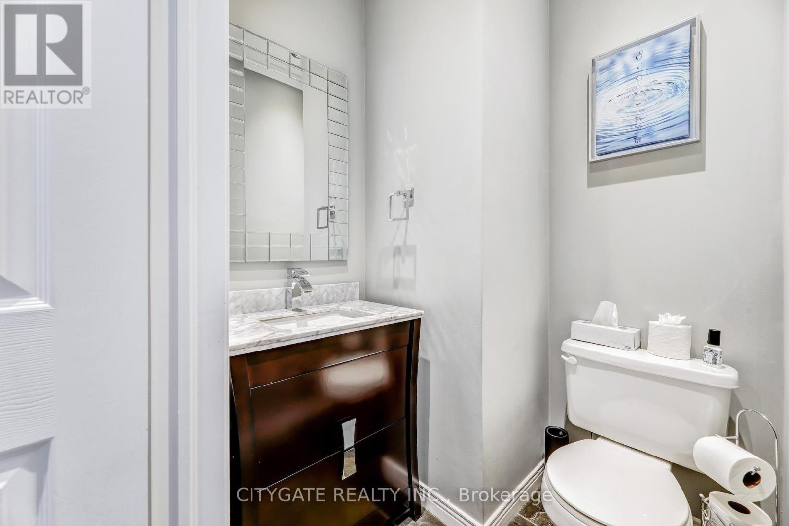 Photo 18 of 24 Simpson Avenue, Hamilton ON